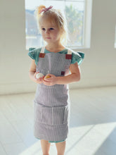 Load image into Gallery viewer, Barred Rock- Striped Apron