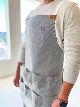 Load image into Gallery viewer, Barred Rock- Striped Apron