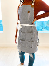 Load image into Gallery viewer, Barred Rock- Striped Apron